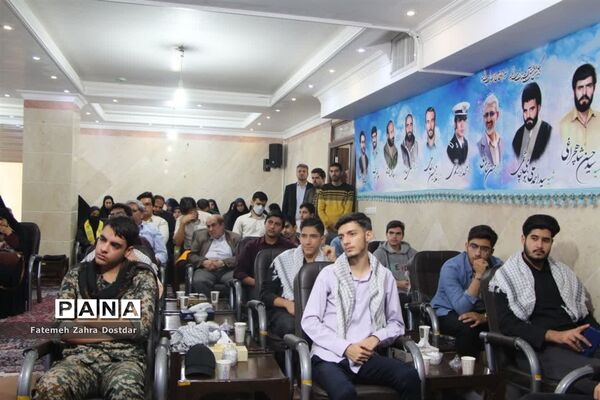 دیدار نمایندگان تشکل‌های دانش‌آموزی شهرستان سمنان با نماینده ولی فقیه در استان