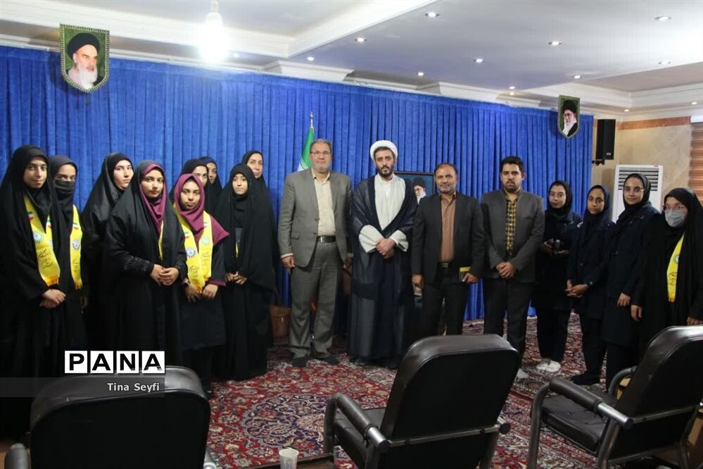 دیدار نمایندگان تشکل‌های دانش‌آموزی شهرستان سمنان با نماینده ولی فقیه در استان