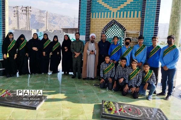 دیدار دانش‌آموزان بسیجی با مسئولین پارسیان