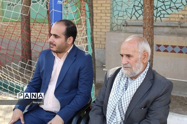 گرامیداشت هفته پدافند غیرعامل در دبیرستان عدالت شهر جوادآباد
