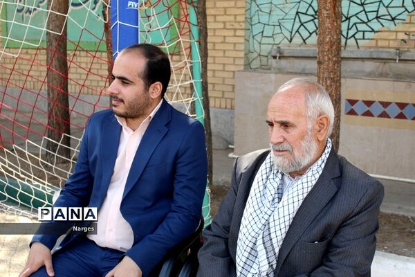 گرامیداشت هفته پدافند غیرعامل در دبیرستان عدالت شهر جوادآباد