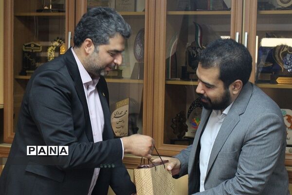 آیین تکریم و معارفه مدیر سازمان دانش‌آموزی شهرستان‌های استان تهران