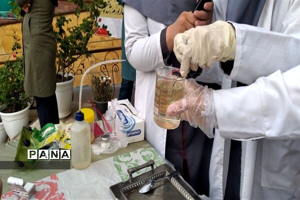 مراسم روز آزمایشگاه در دبیرستان تیمسار فلاحی ناحیه یک کرج
