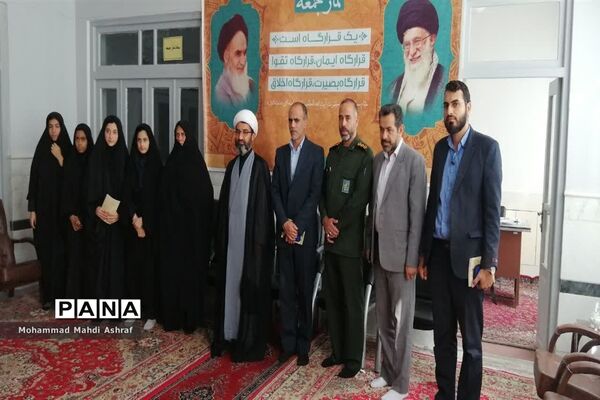 دیدار صمیمانه فرماندهان واحدهای دانش‌آموزی با امام جمعه نایین