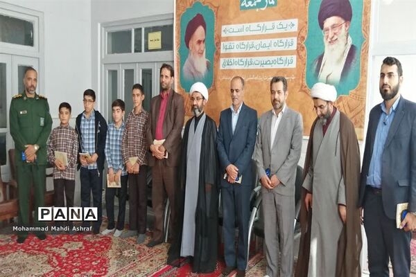 دیدار صمیمانه فرماندهان واحدهای دانش‌آموزی با امام جمعه نایین