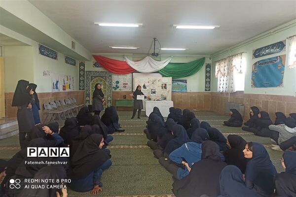 دهه ریاضیات در دبیرستان سمانه شهرستان مروست