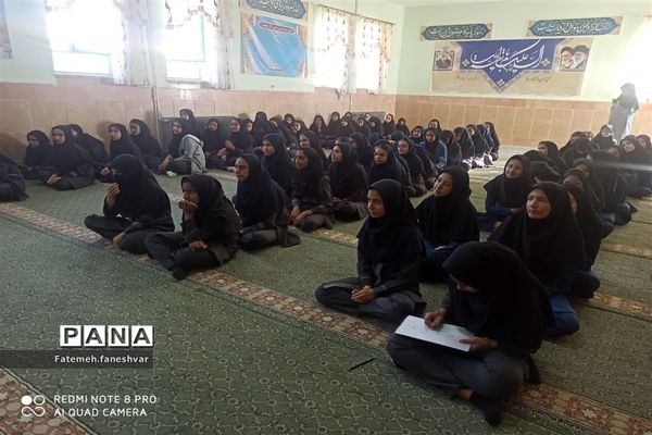 دهه ریاضیات در دبیرستان سمانه شهرستان مروست