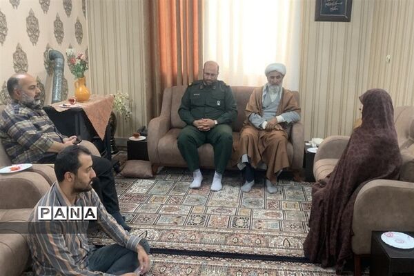 دیدار با خانواده‌‌ی شهدای دانش‌آموز در قرچک