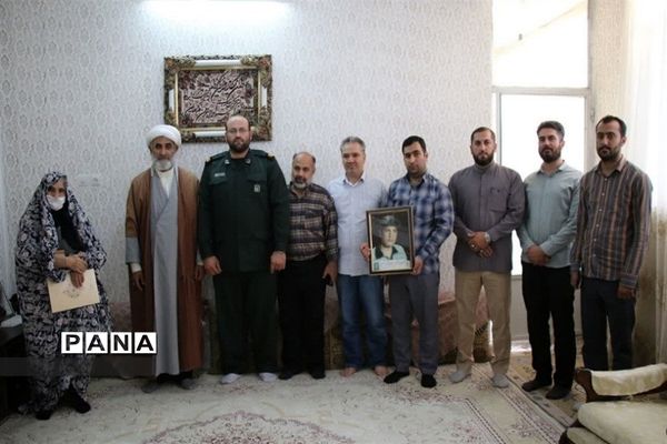 دیدار با خانواده‌‌ی شهدای دانش‌آموز در قرچک