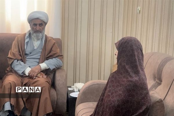 دیدار با خانواده‌‌ی شهدای دانش‌آموز در قرچک