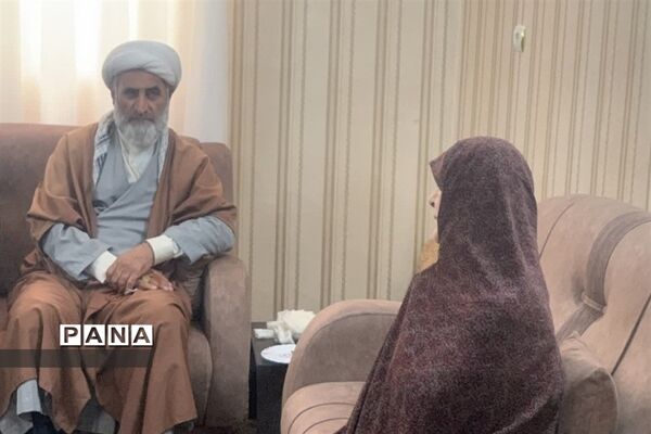 دیدار با خانواده‌‌ی شهدای دانش‌آموز در قرچک
