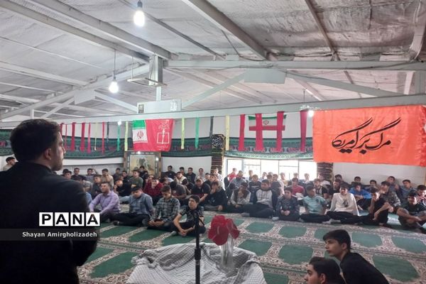 مراسم یادبود شهید حسین فهمیده در هنرستان امیرکبیر قرچک