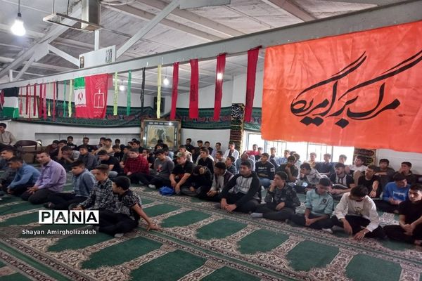 مراسم یادبود شهید حسین فهمیده در هنرستان امیرکبیر قرچک