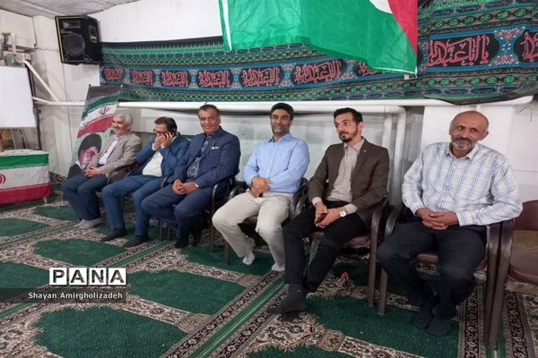 مراسم یادبود شهید حسین فهمیده در هنرستان امیرکبیر قرچک
