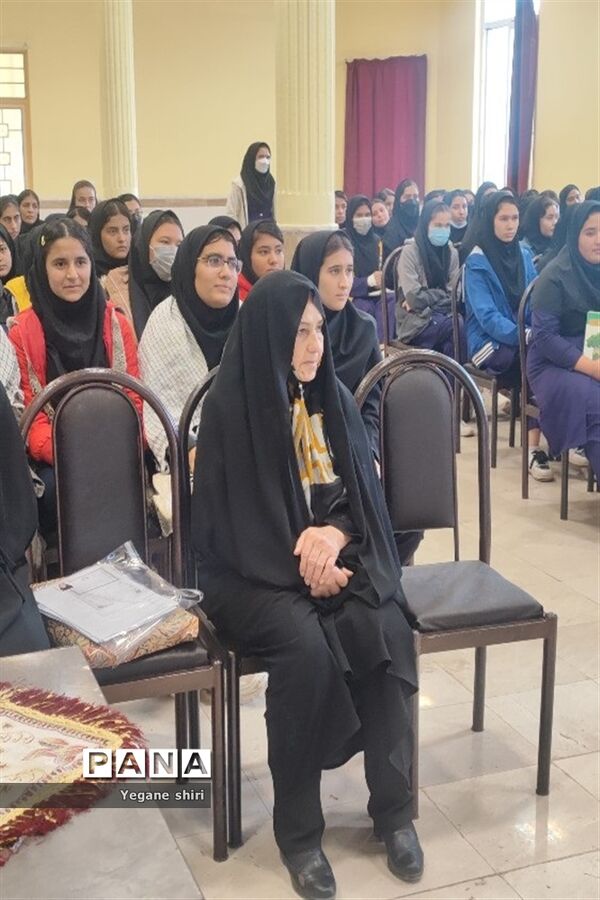 برگزاری  مراسم یادواره شهدا در دبیرستان دخترانه نسیبه