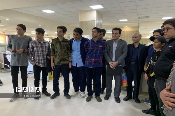 برگزاری اردوی دانش‌آموزان رشته تجربی دبیرستان نمونه آیت الله خامنه‌ای کاشمر