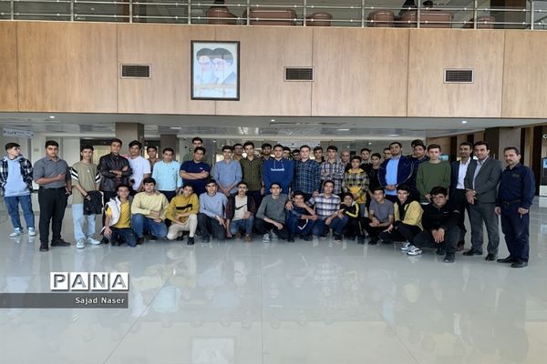 برگزاری اردوی دانش‌آموزان رشته تجربی دبیرستان نمونه آیت الله خامنه‌ای کاشمر