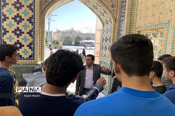 برگزاری اردوی دانش‌آموزان رشته تجربی دبیرستان نمونه آیت الله خامنه‌ای کاشمر