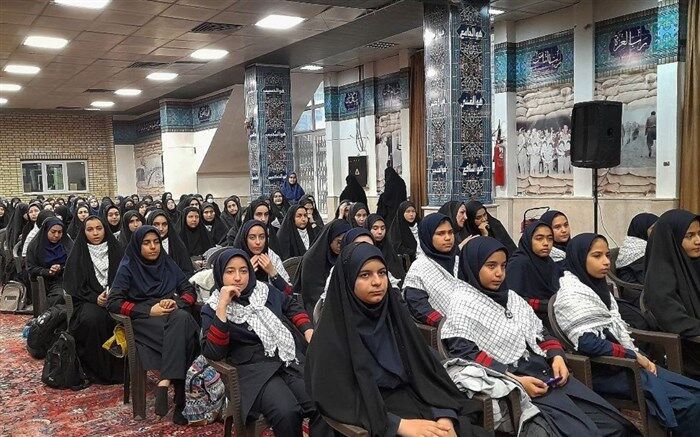 اساس محور بسیج دانش‌آموزی، آماده‌سازی و آشنایی دانش‌آموزان با بسیج است