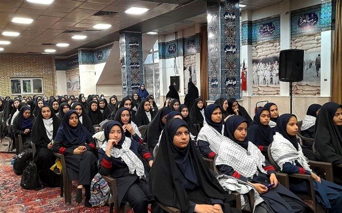 اساس محور بسیج دانش‌آموزی، آماده‌سازی و آشنایی دانش‌آموزان با بسیج است