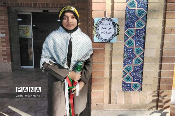نواختن زنگ هفته پدافند غیر عامل در دبیرستان نمونه دولتی اندیشه کاشمر