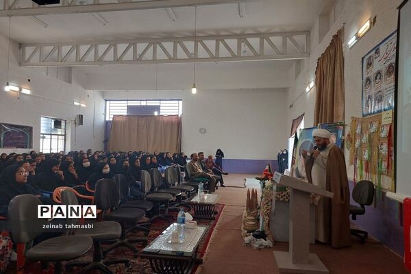برگزاری یادواره شهدای دانش‌آموز شهرستان سروستان