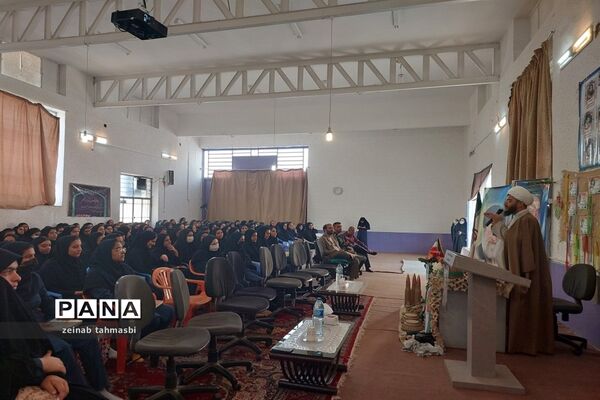 برگزاری یادواره شهدای دانش‌آموز شهرستان سروستان