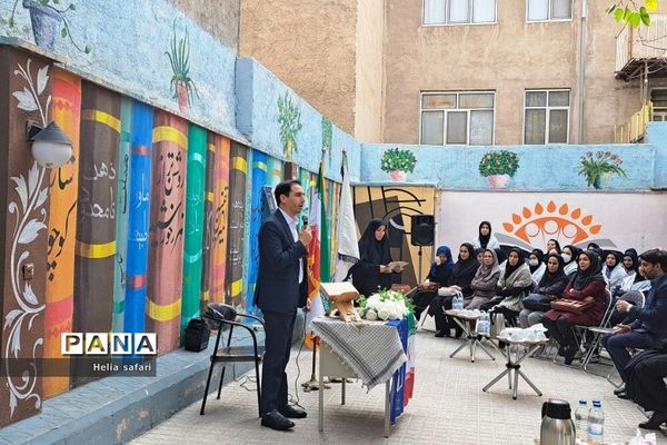 بزرگداشت هفته بسیج دانش‌آموزی در مدرسه پرتو دانش شهریار