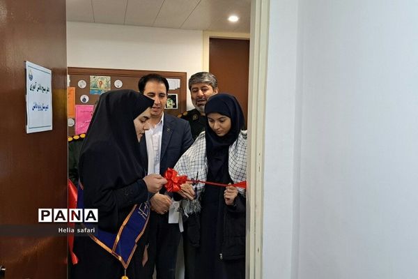 بزرگداشت هفته بسیج دانش‌آموزی در مدرسه پرتو دانش شهریار