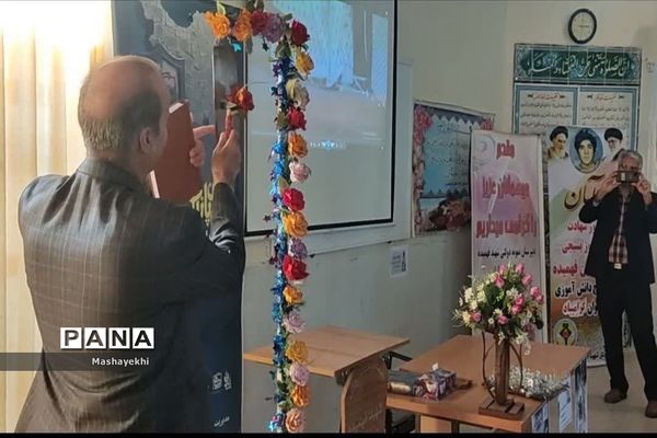 آیین نواختن زنگ  هفته پدافند غیر عامل و سالروز بسیج دانش‌آموزی در مدارس شهرستان گلپایگان