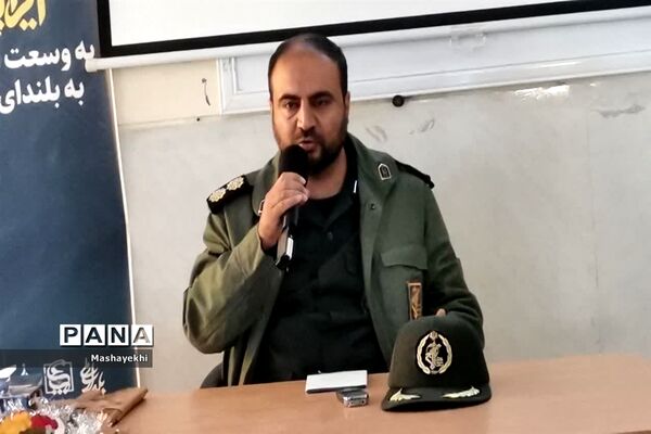 آیین نواختن زنگ  هفته پدافند غیر عامل و سالروز بسیج دانش‌آموزی در مدارس شهرستان گلپایگان