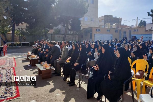 انتخابات شورای دانش‌آموزی در دبیرستان فرزانگان دوره دوم