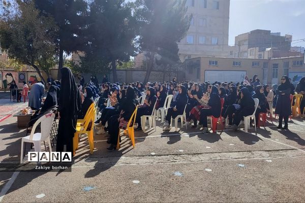 انتخابات شورای دانش‌آموزی در دبیرستان فرزانگان دوره دوم