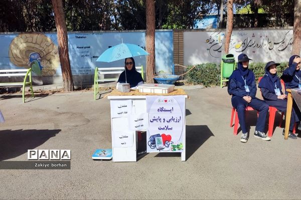 انتخابات شورای دانش‌آموزی در دبیرستان فرزانگان دوره دوم