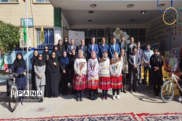 انتخابات شورای دانش‌آموزی در دبیرستان فرزانگان دوره دوم