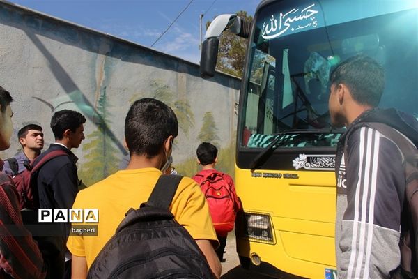 اعزام دانش‌آموزان کرمانی برای دیدار رهبری