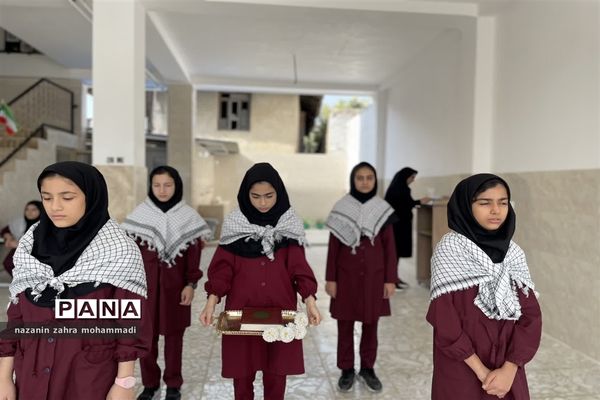 یادواره شهدای فرهنگی و دانش‌آموز در دبیرستان رازی گلوگاه