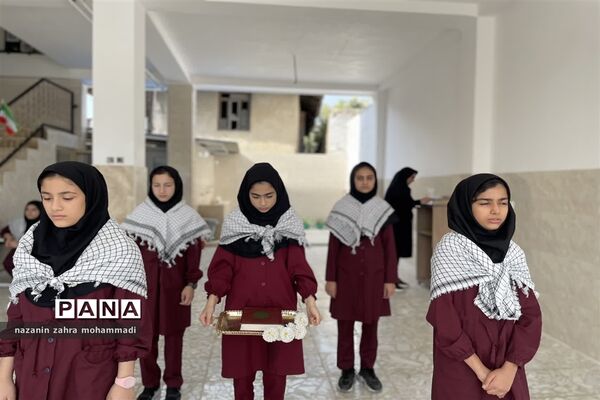 یادواره شهدای فرهنگی و دانش‌آموز در دبیرستان رازی گلوگاه