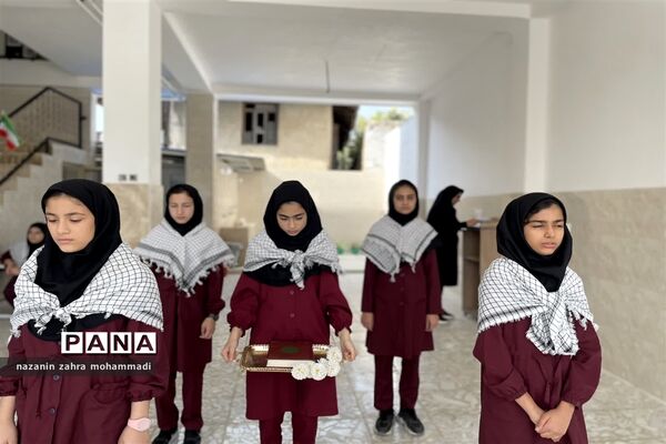 یادواره شهدای فرهنگی و دانش‌آموز در دبیرستان رازی گلوگاه