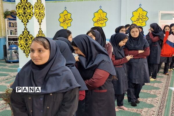 برگزاری انتخابات شورای دانش‌آموزی  دبیرستان سیزده آبان ناحیه یک کرج