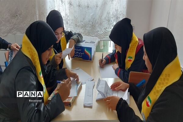 برگزاری شورای دانش‌آموزی در مدارس شهرستان اقلید