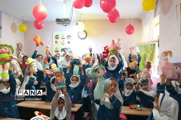 پویش فریاد عروسک‌ها در دبستان حضرت زهرا(س) یک رودهن
