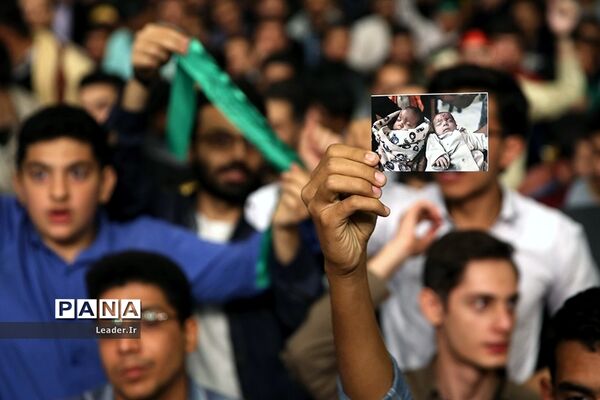 دیدار هزاران نفر از دانش‌آموزان و دانشجویان با مقام معظم رهبری
