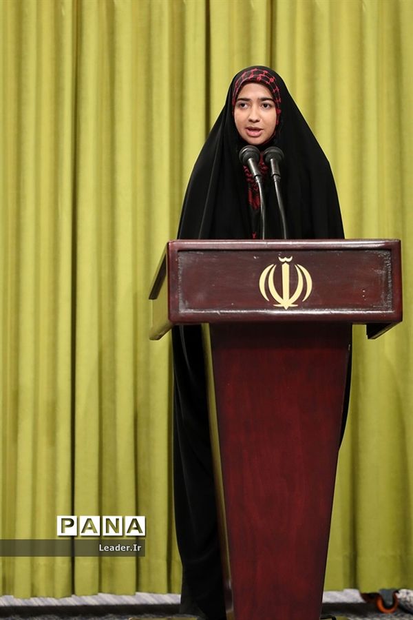 دیدار هزاران نفر از دانش‌آموزان و دانشجویان با مقام معظم رهبری