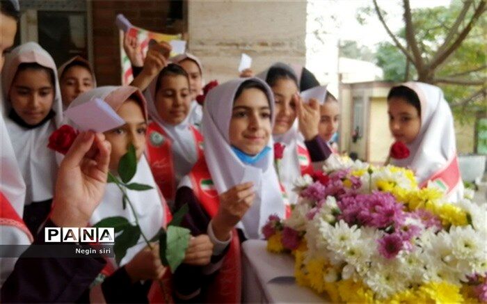 انتخابات شورای دانش‌آموزی دبستان شهید اکبرلو در پاکدشت/فیلم