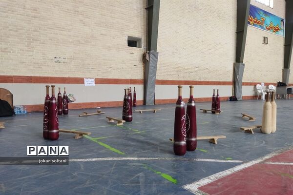 حضور مدیرکل آموزش و پرورش استان فارس در بین دانش‌آموزان ورزشکار شهرستان سروستان