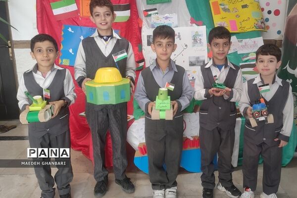 نمایشگاه دست سازه‌های استکبارستیزی، در دبستان پسرانه حضرت رسول اکرم شهرستان پردیس