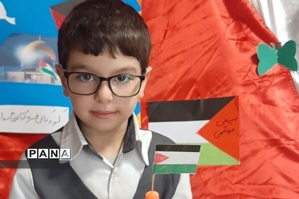 نمایشگاه دست سازه‌های استکبارستیزی، در دبستان پسرانه حضرت رسول اکرم شهرستان پردیس