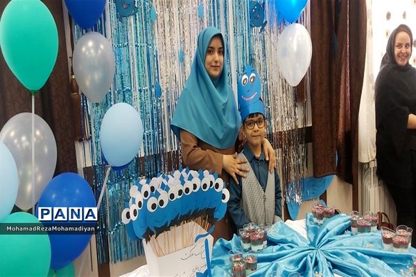 برگزاری جشن آب در دبستان شاهد آقا مصطفی خمینی (ره)کاشمر