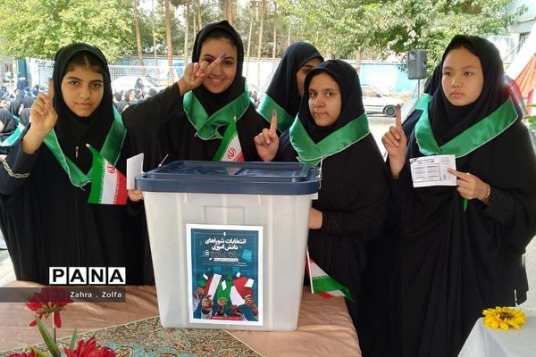 برگزاری بیست و ششمین‌،‌دوره‌ انتخابات شورای دانش‌آموزی در دبیرستان شهید ملاآقایی